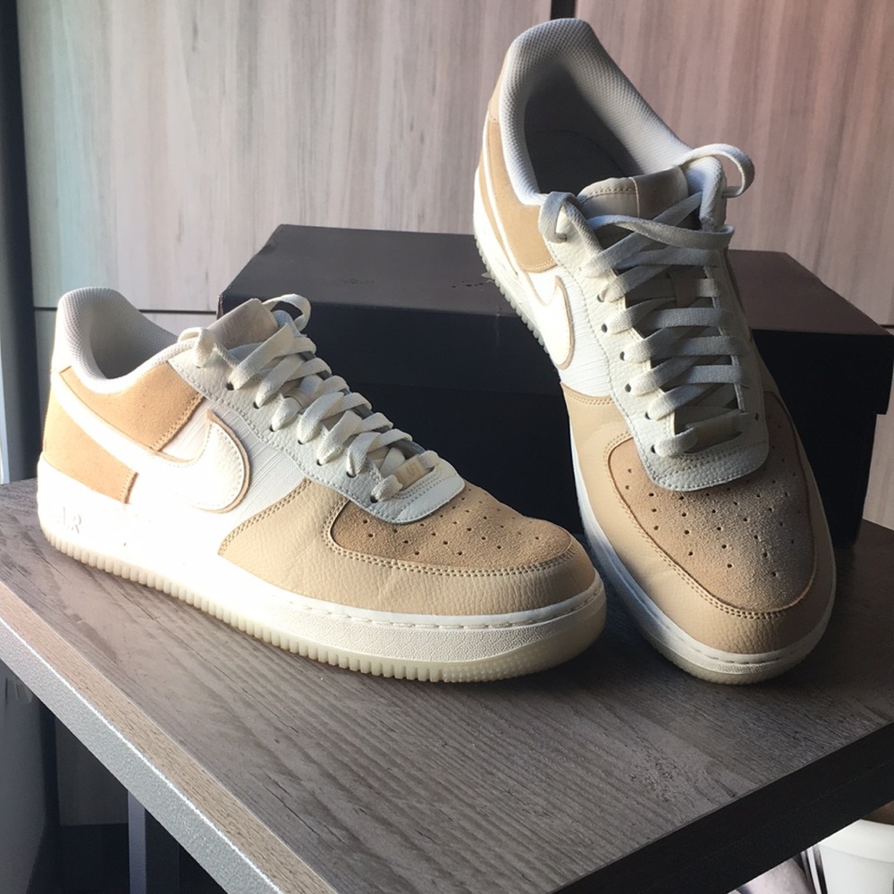 Nike Air Force 1 (Tan and White)
